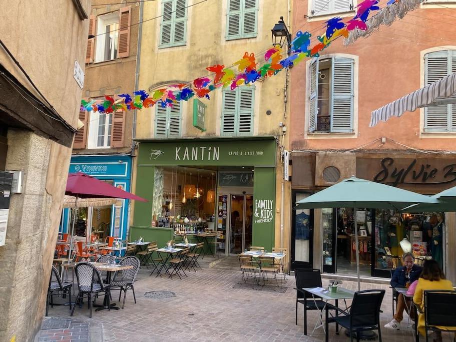 Akropole De Caroline, Central, Lumineux, Calme, Free Parking, Lift, 3 Beds *