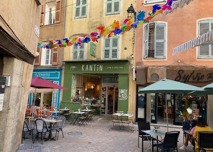 Akropole De Caroline, Central, Lumineux, Calme, Free Parking, Lift, 3 Beds