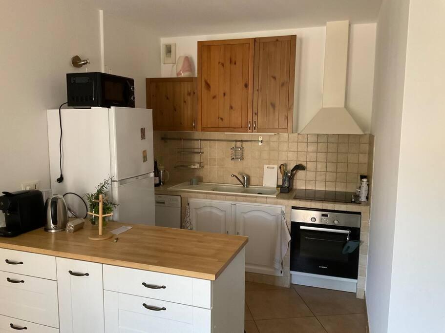 Akropole De Caroline, Central, Lumineux, Calme, Free Parking, Lift, 3 Beds
