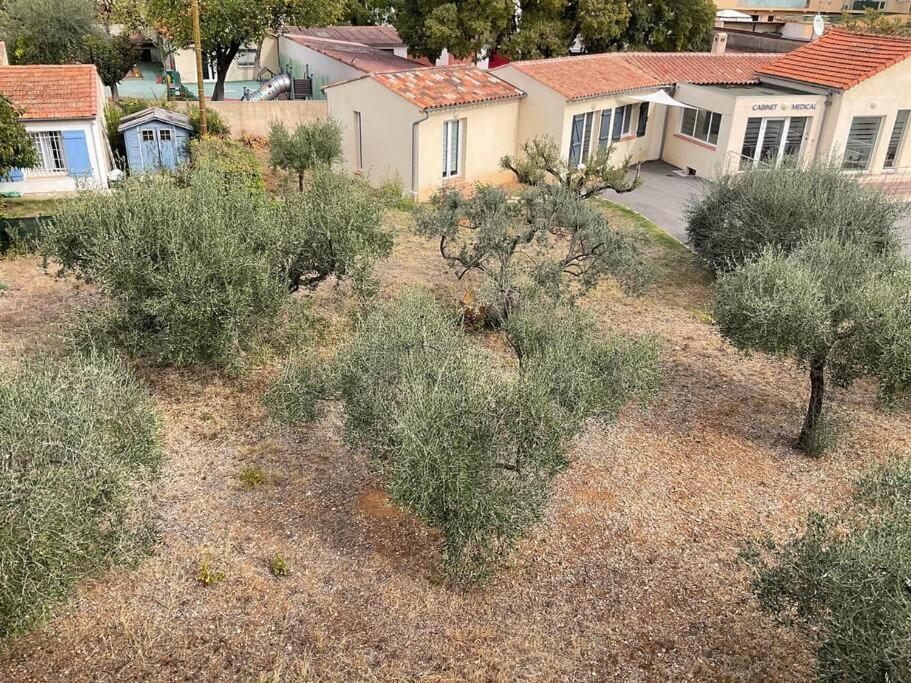 Akropole De Caroline, Central, Lumineux, Calme, Free Parking, Lift, 3 Beds Apartamento