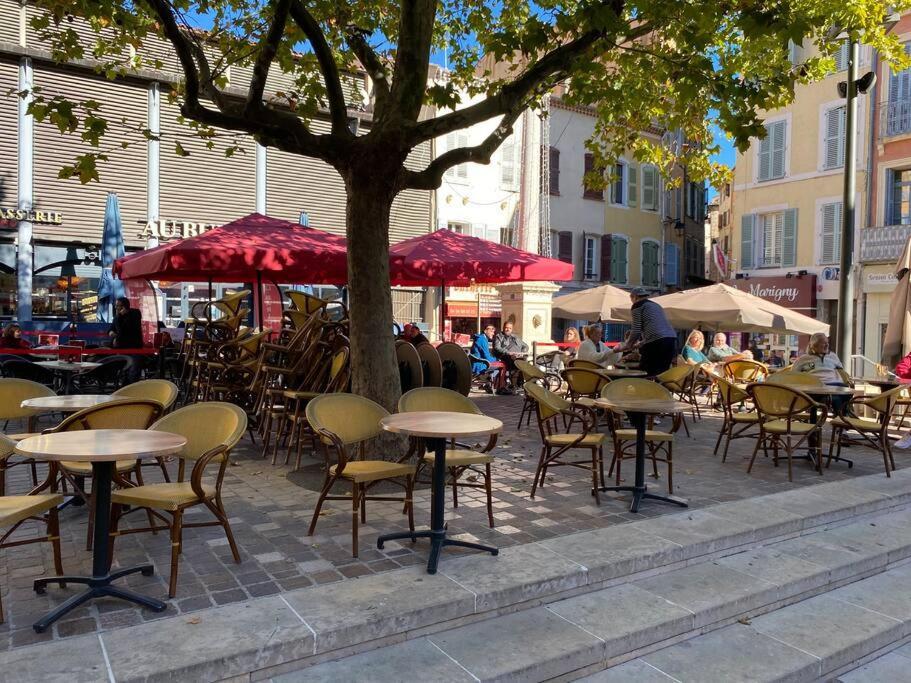 Akropole De Caroline, Central, Lumineux, Calme, Free Parking, Lift, 3 Beds