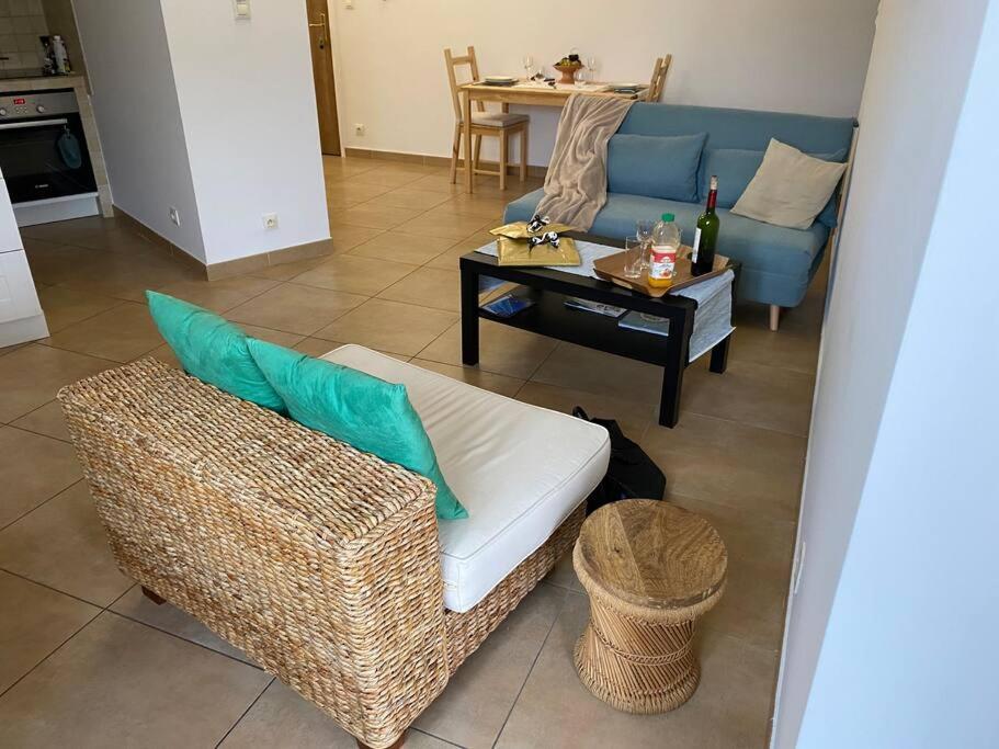 Akropole De Caroline, Central, Lumineux, Calme, Free Parking, Lift, 3 Beds